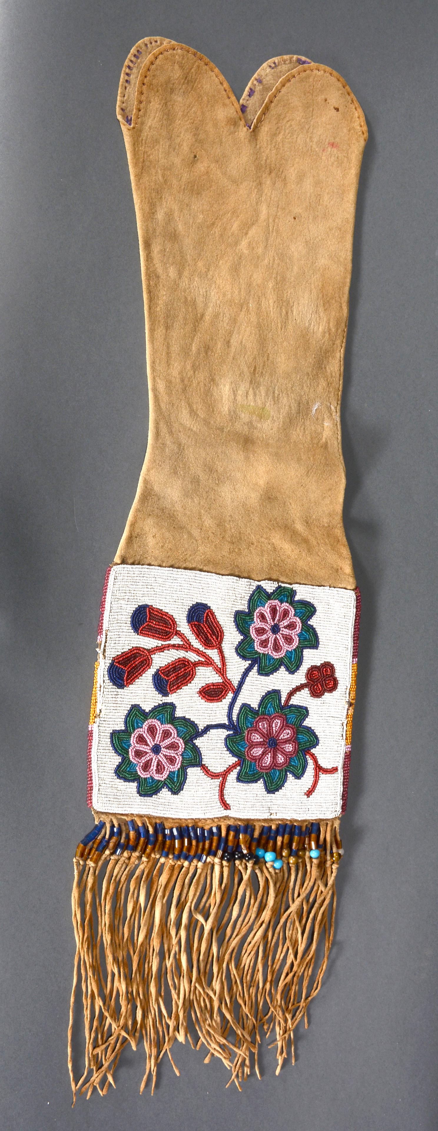 Native American Plains Cree Pipe Bag. (1 of 6)