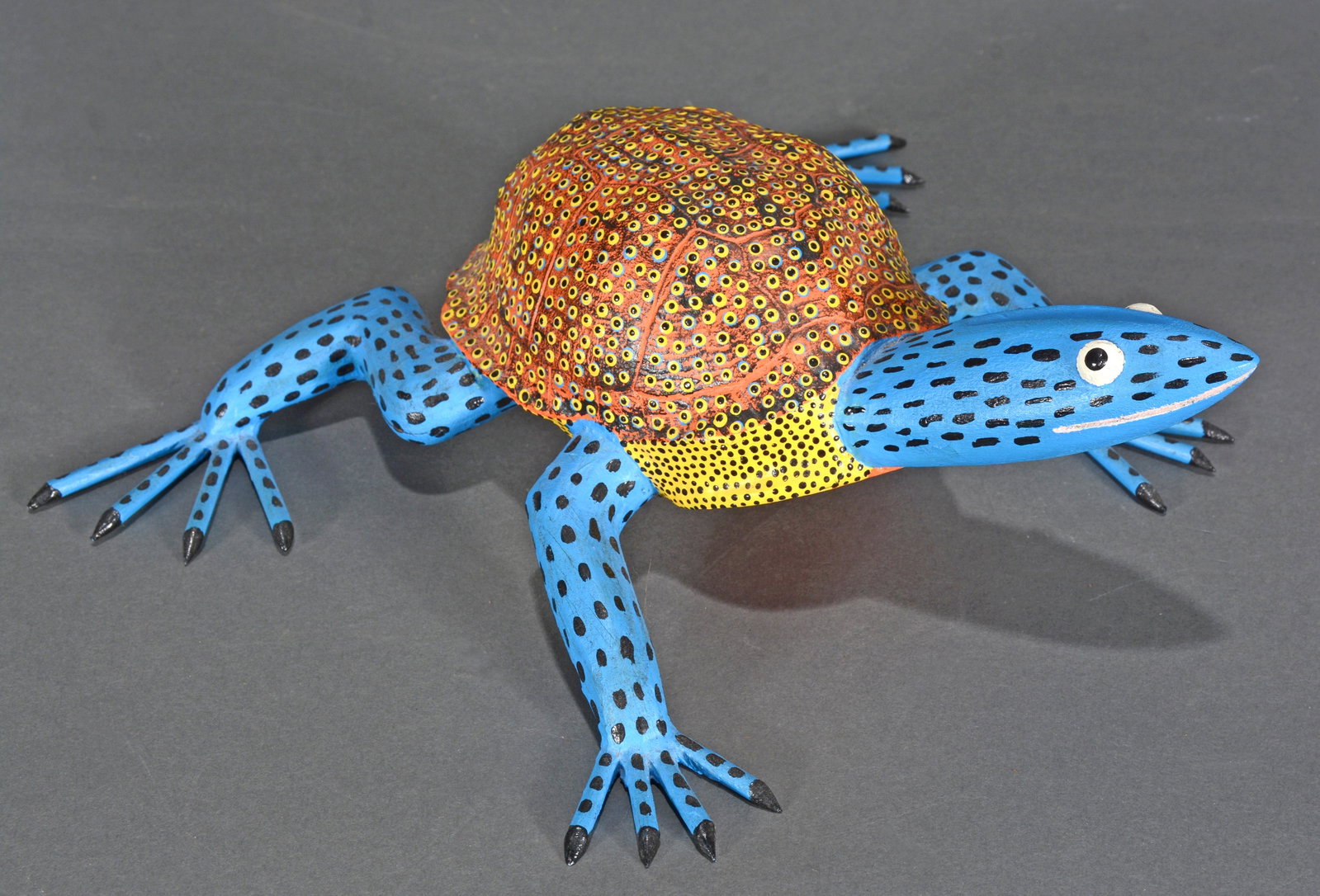 Lonnie and Twyla Money. Turtle.: Lonnie and Twyla Money. Turtle. Signed. Painted carved wood. Excellent condition. 4" x 10.5" x 10.5". Est. $100-200. Ship: $45