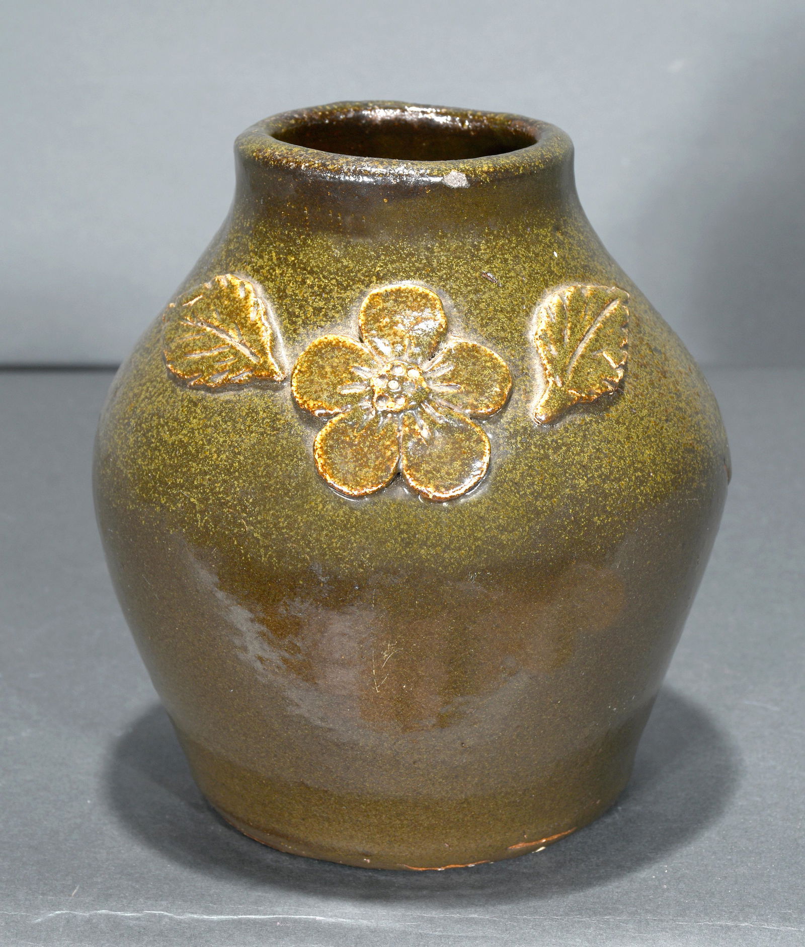 Arie Meaders. Dogwood Motif Vase. (1 of 3)