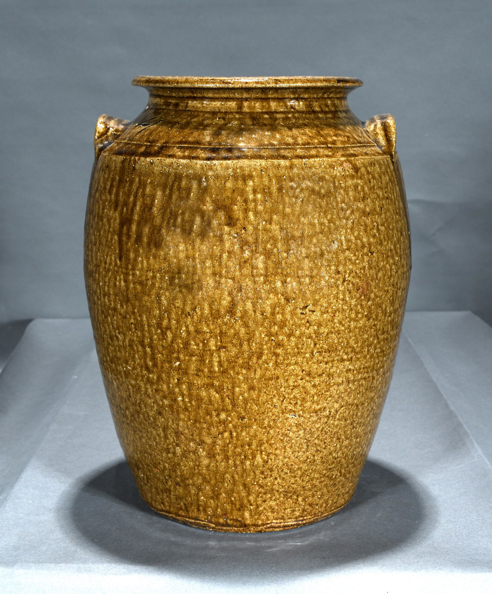 Four Gallon Churn. (1 of 5)