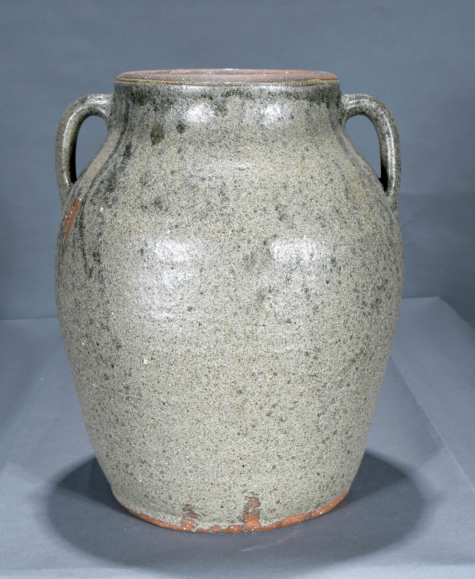 Hefty Four Gallon Two Handle Floor Vase. (1 of 4)