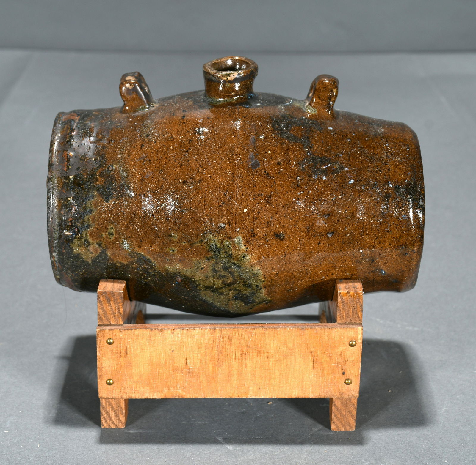 Mini Keg Flask with Stand. (1 of 5)