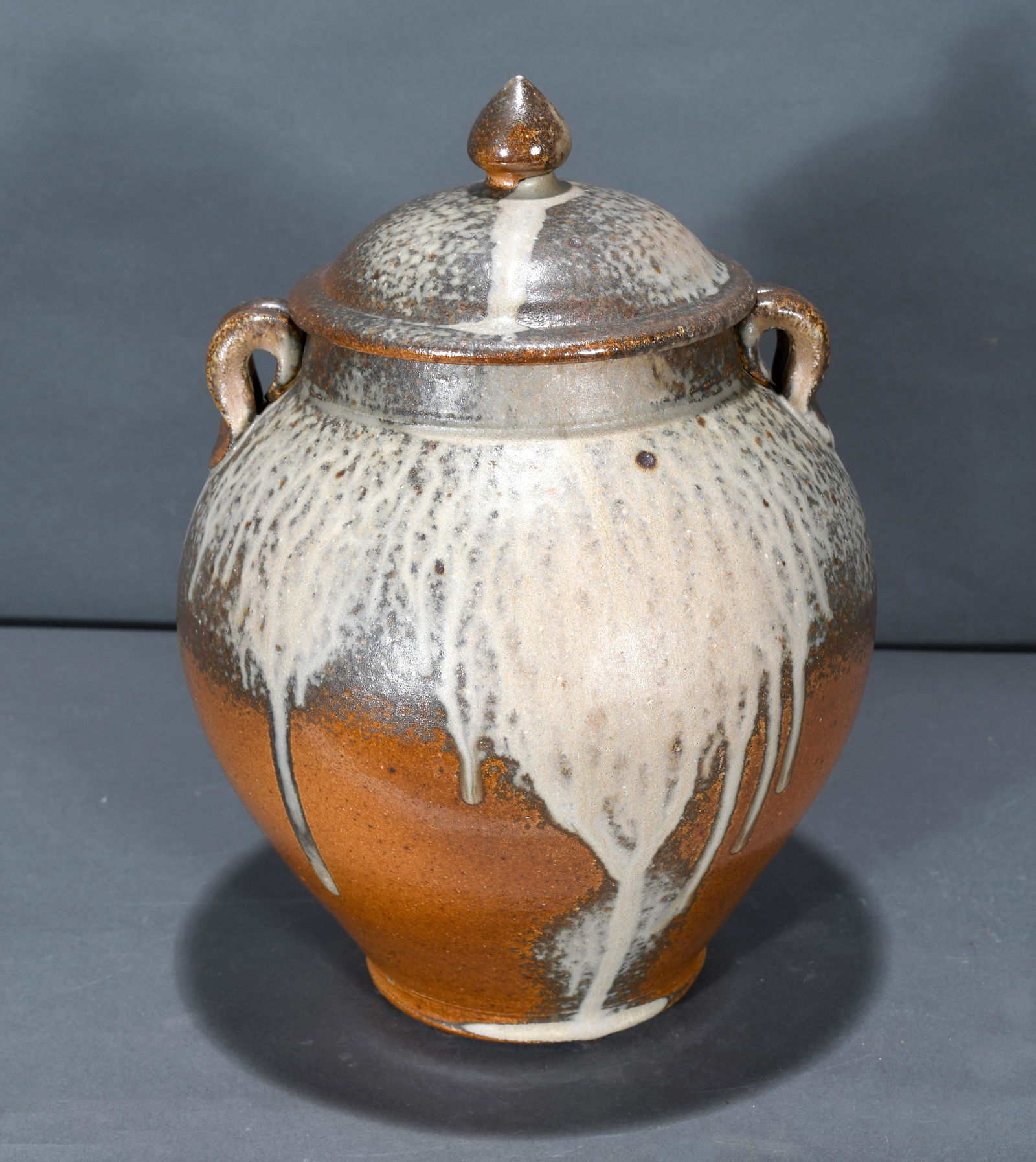 Mark Hewitt. Urn. (1 of 4)