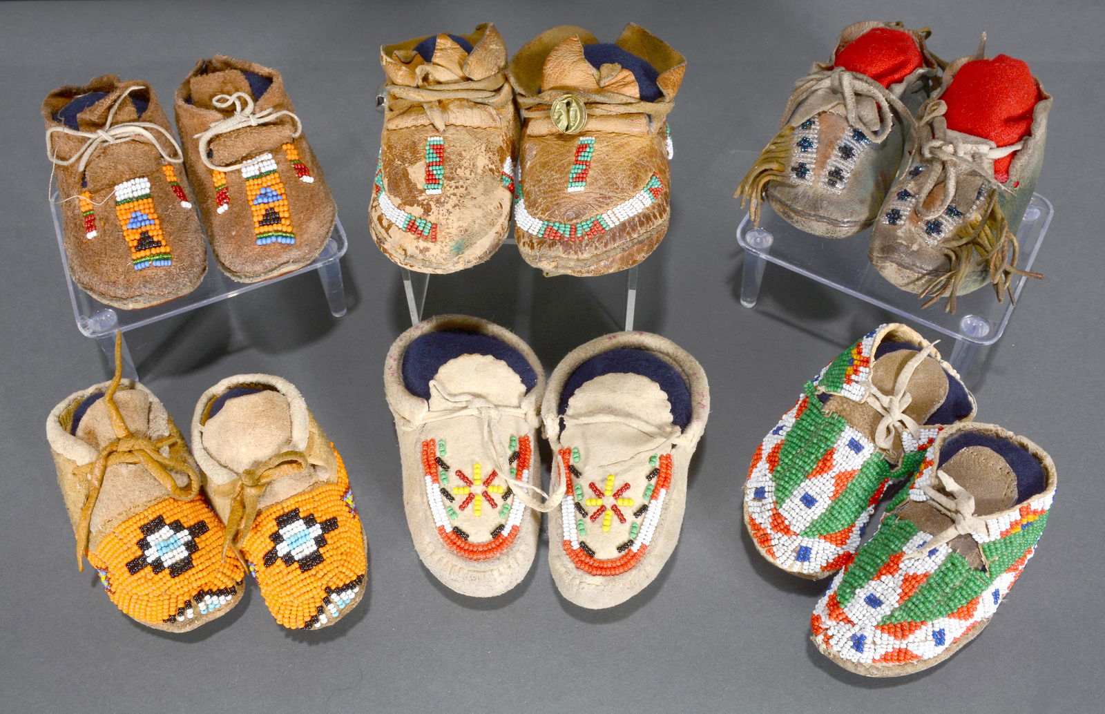 6 Pairs of Native American Baby Moccasins. (1 of 4)