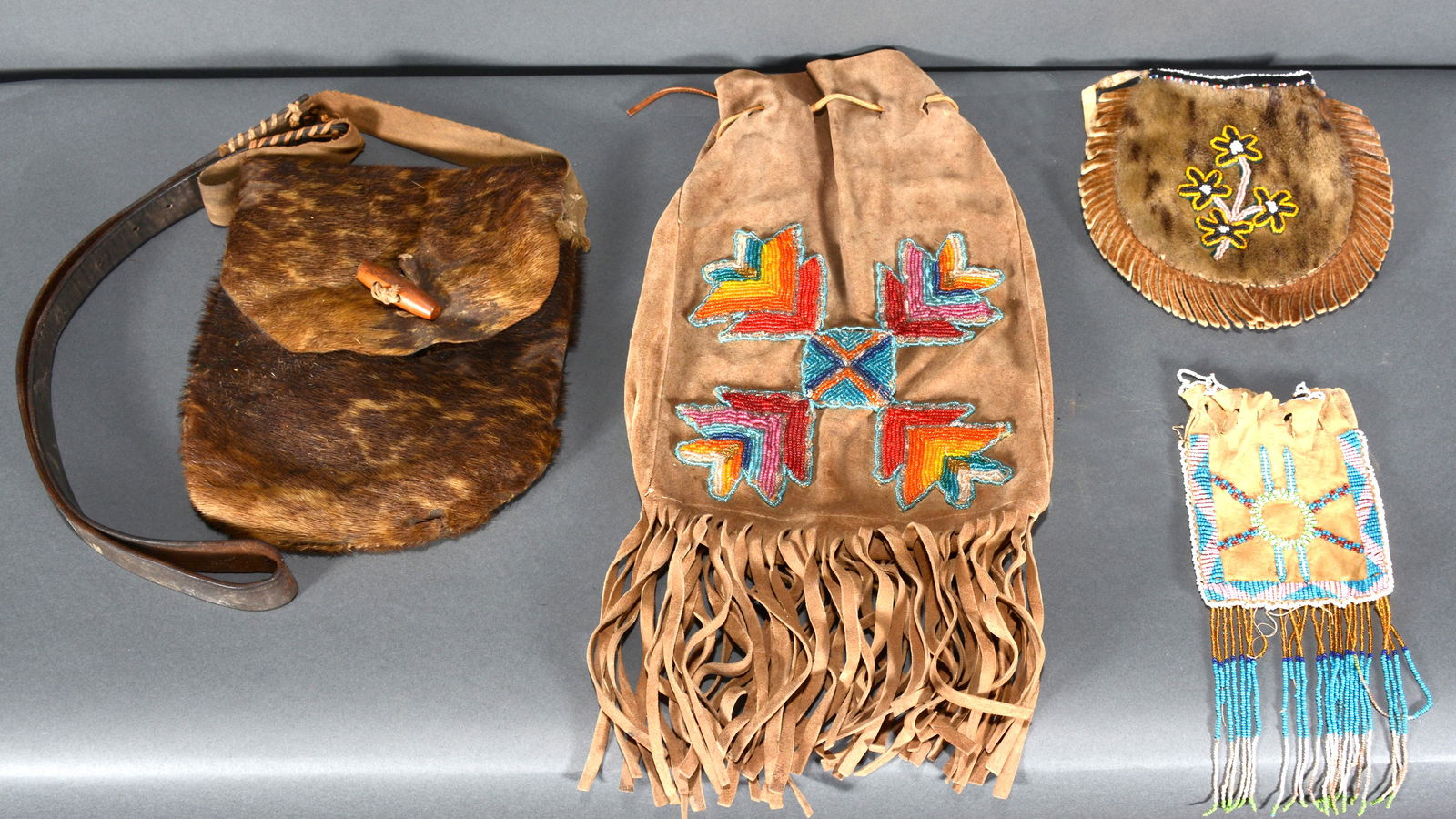 4 Native American Natural Hide & Beaded Bags. (1 of 7)