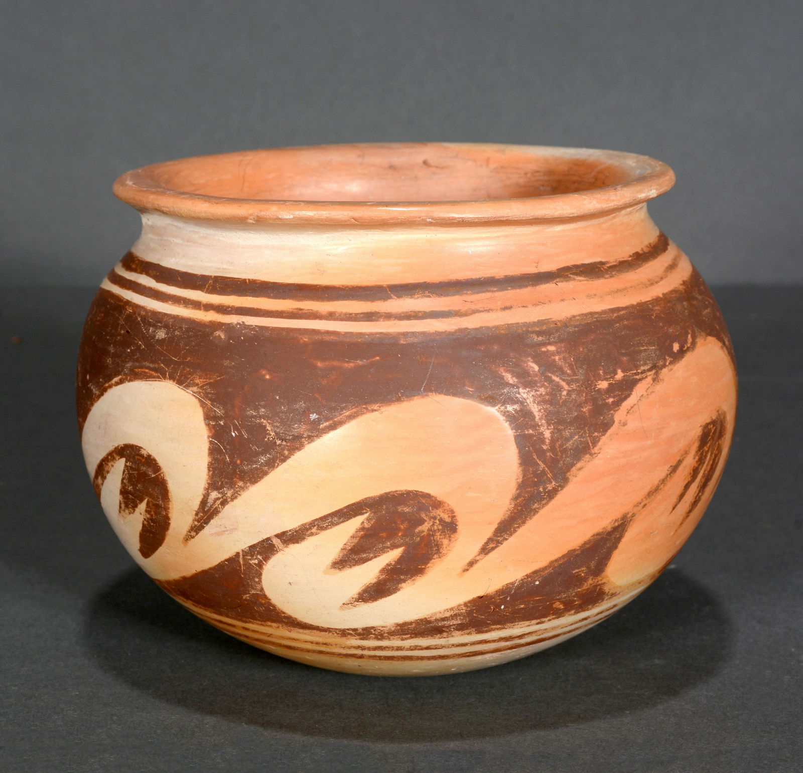 Native American Small Decorated Clay Pot. (1 of 2)