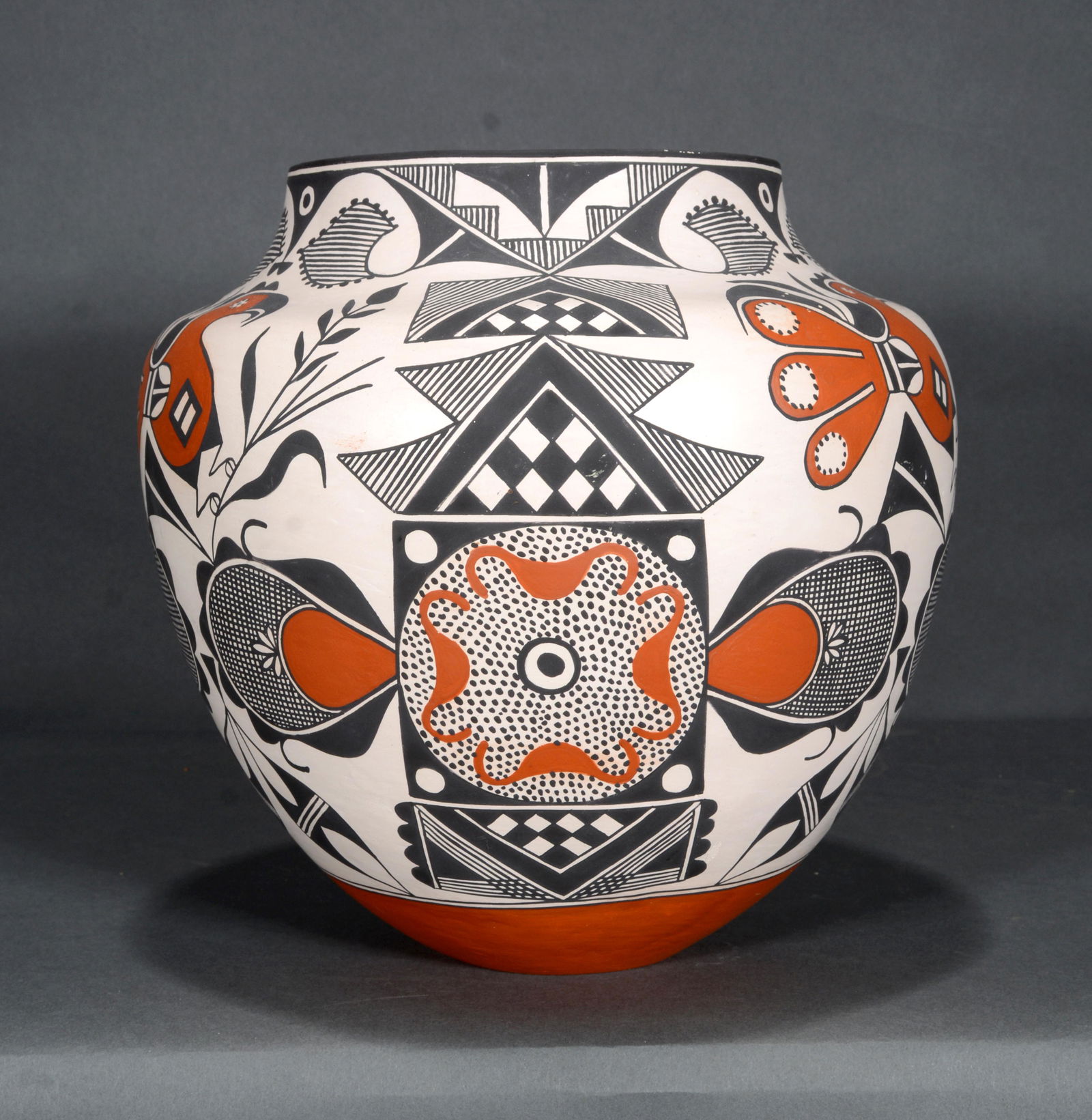 Rachel Aragon.  Acoma New Mexico Pot. (1 of 4)