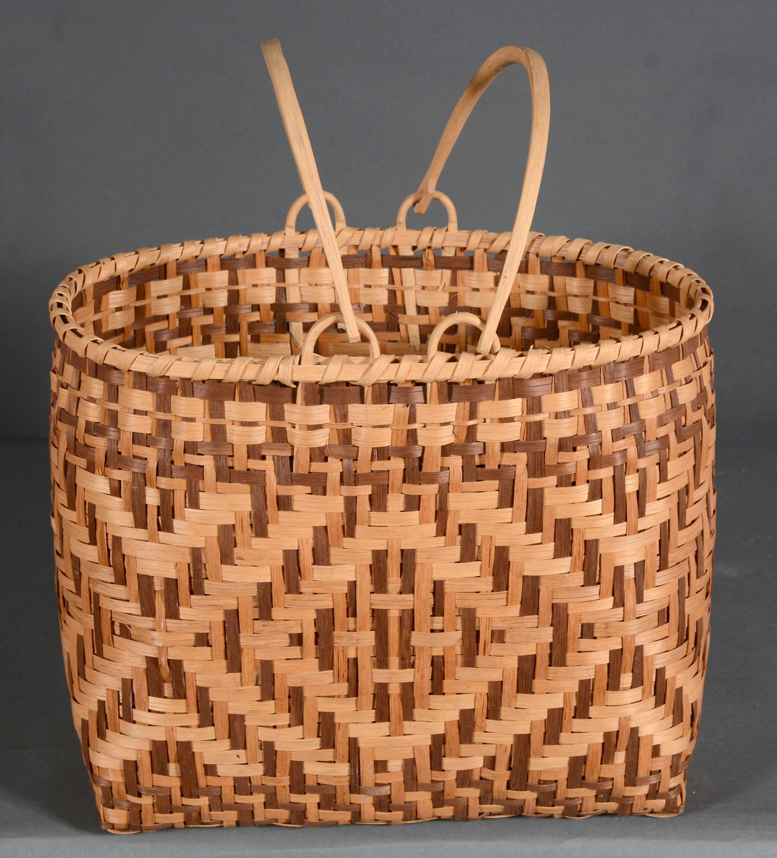 Cherokee Basket Maker. Dbl Handle Split Oak Basket. (1 of 5)