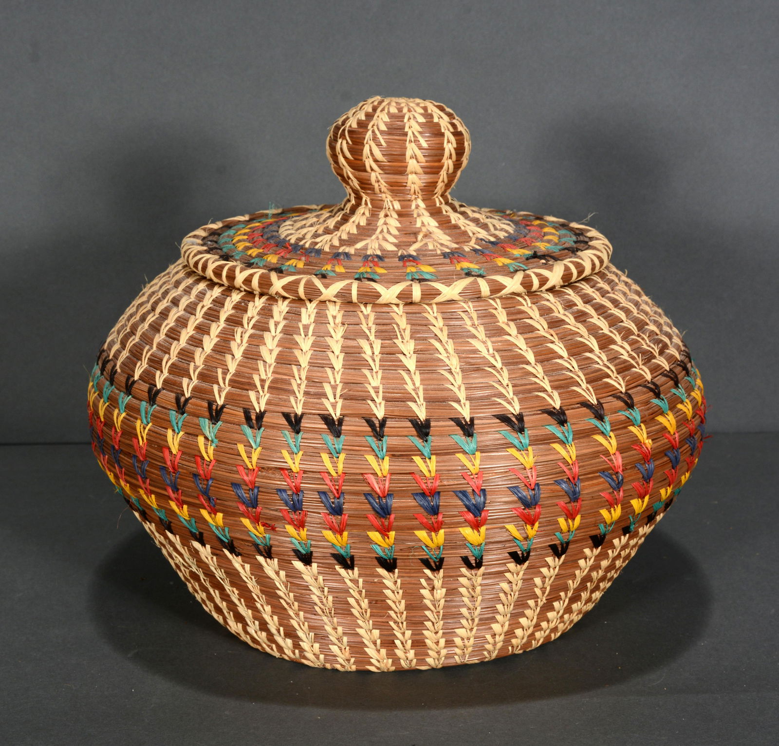 Elissie (Liz) John. Coushatta Indian Pine Needle Basket. (1 of 4)