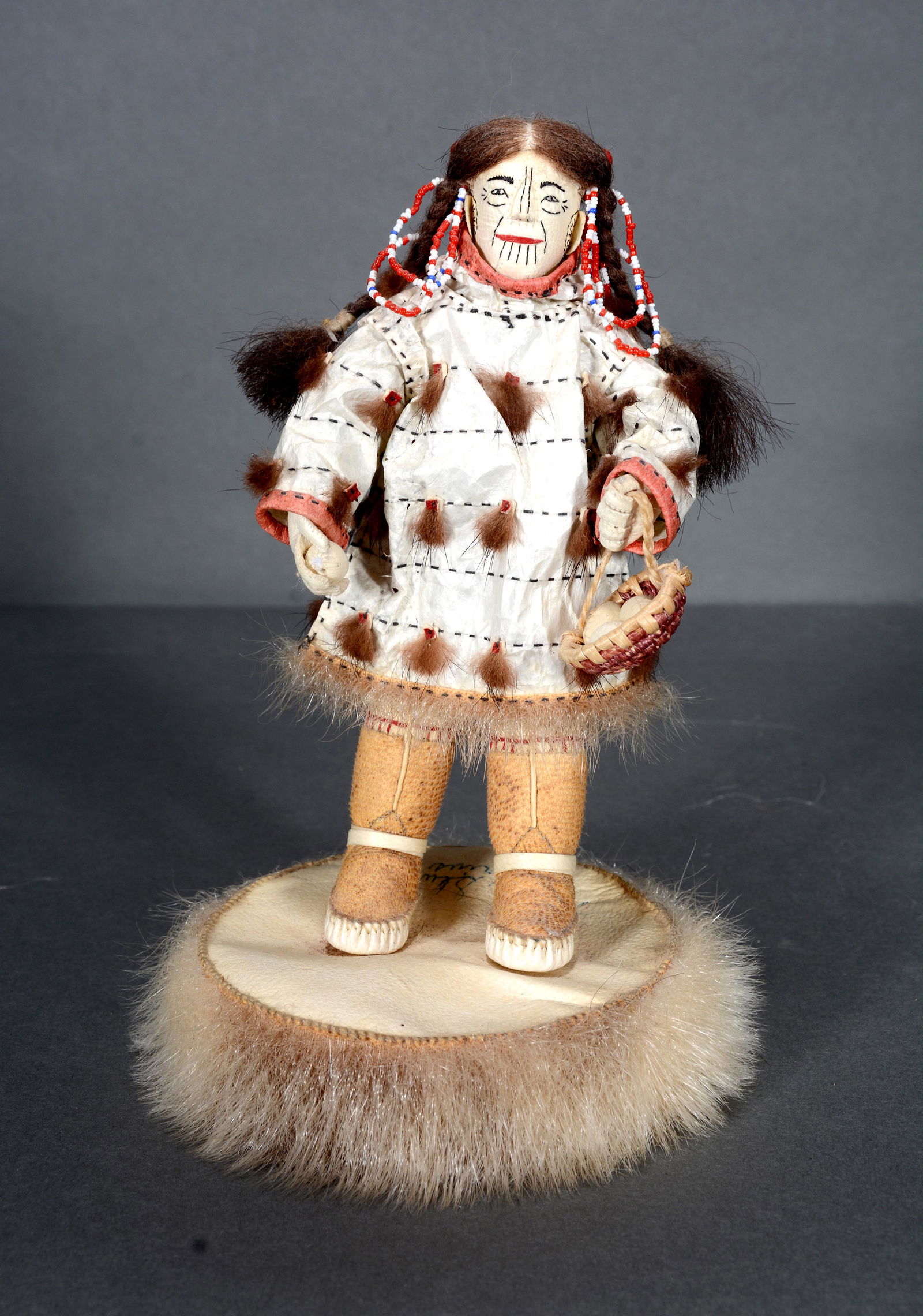 Helyn Mdwooka Carius. Inuit Doll. (1 of 5)