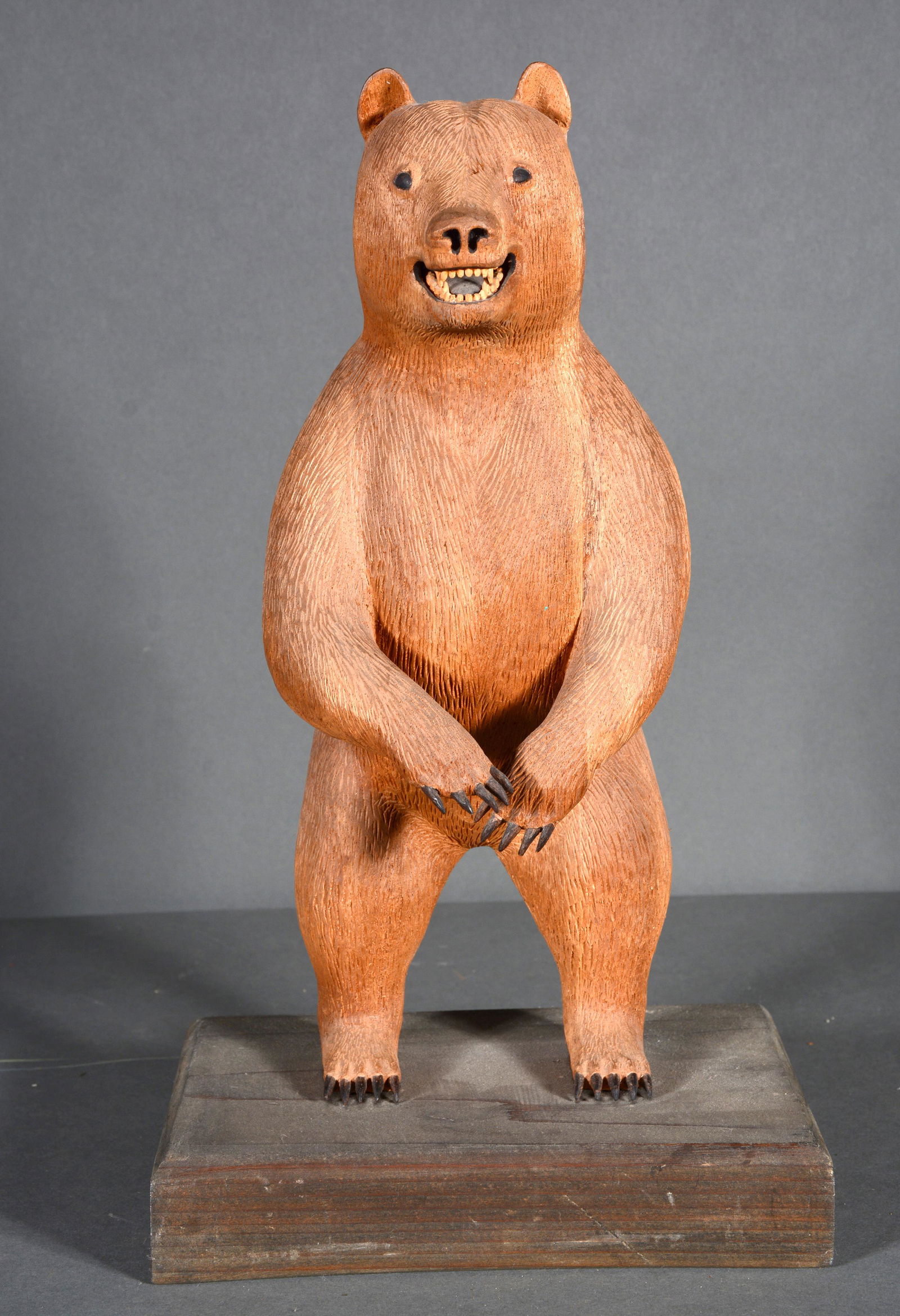 Standing Carved Wood Grizzly Bear. (1 of 7)