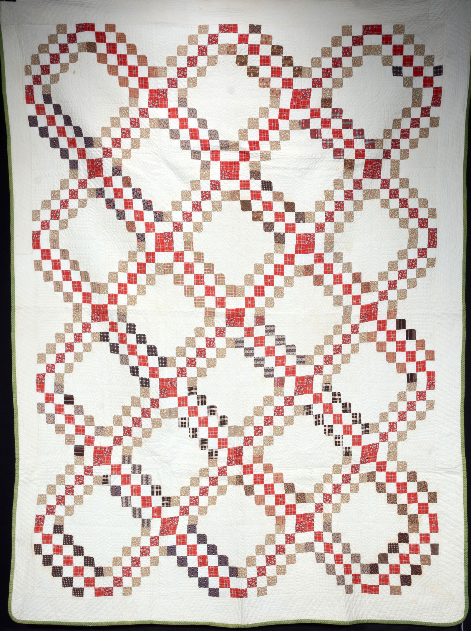 Triple Irish Chain Quilt. (1 of 4)