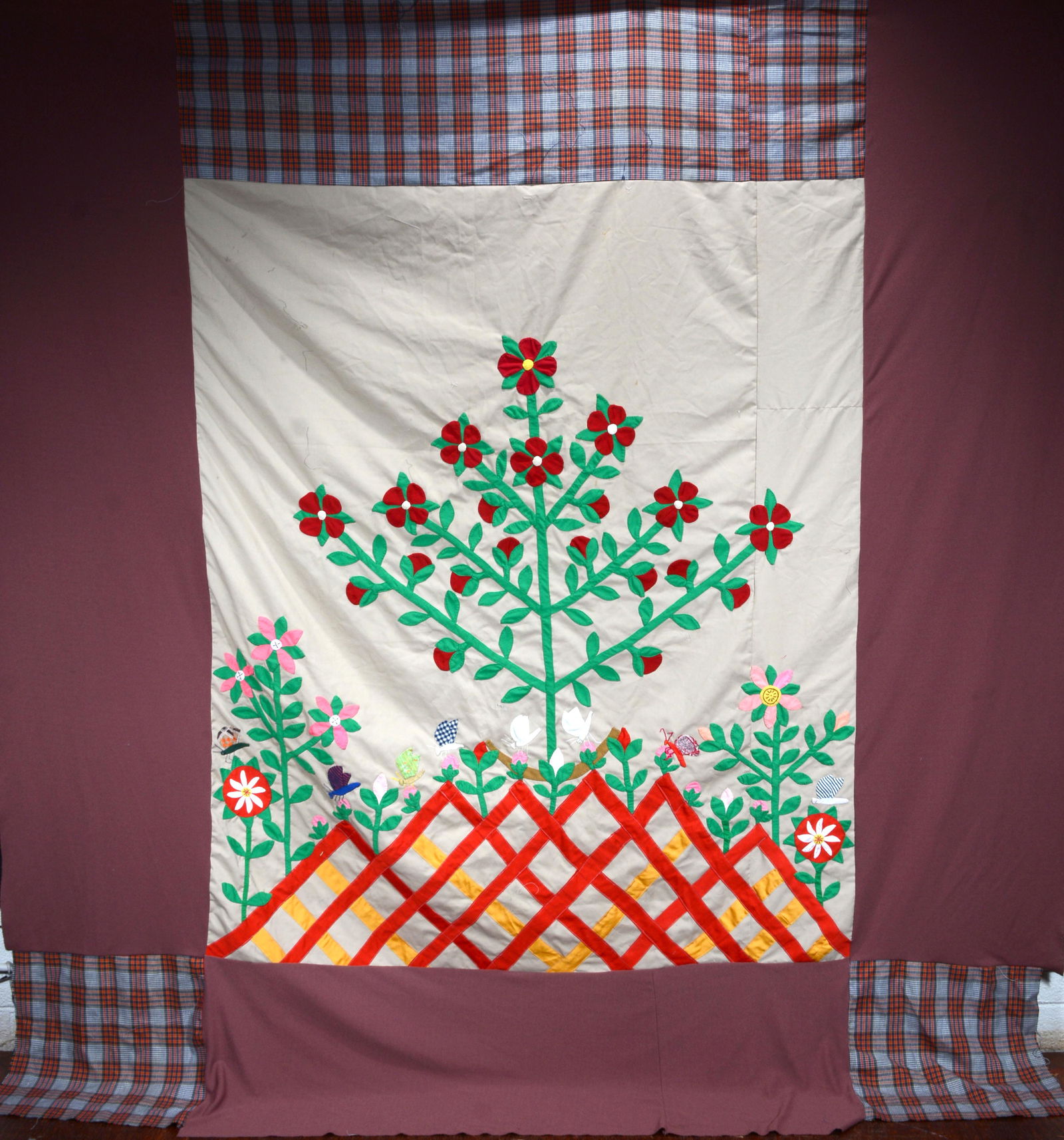 Roses In A Garden Quilt Top. (1 of 4)