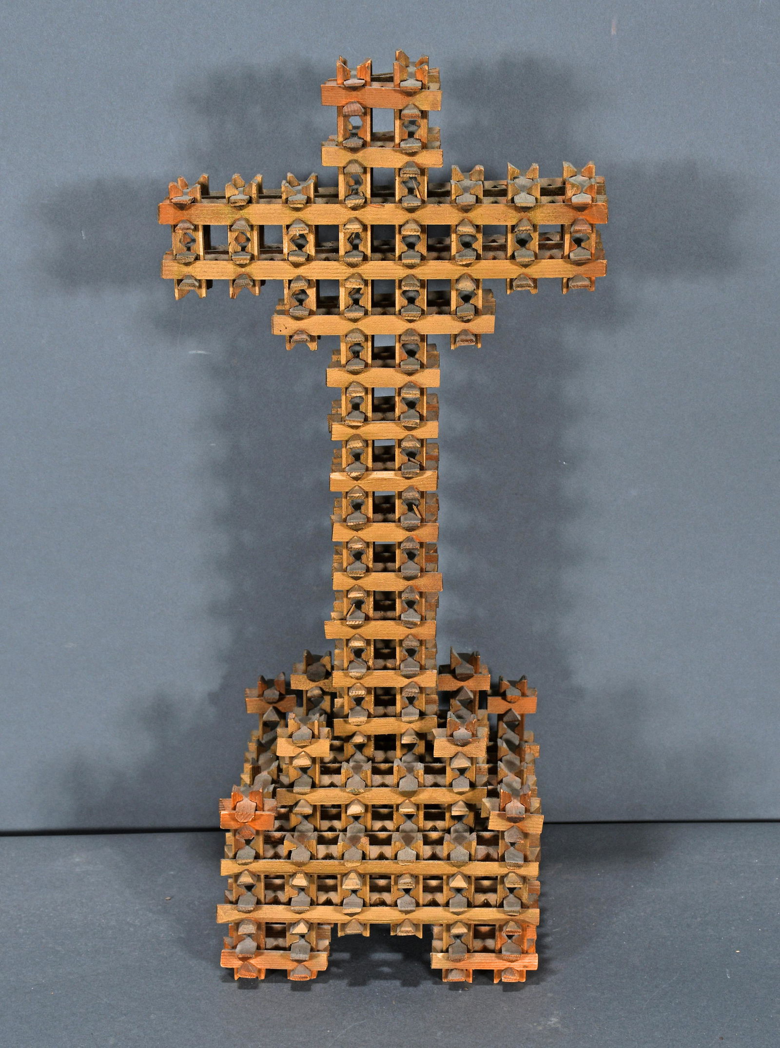 Tramp Art Cross. (1 of 1)