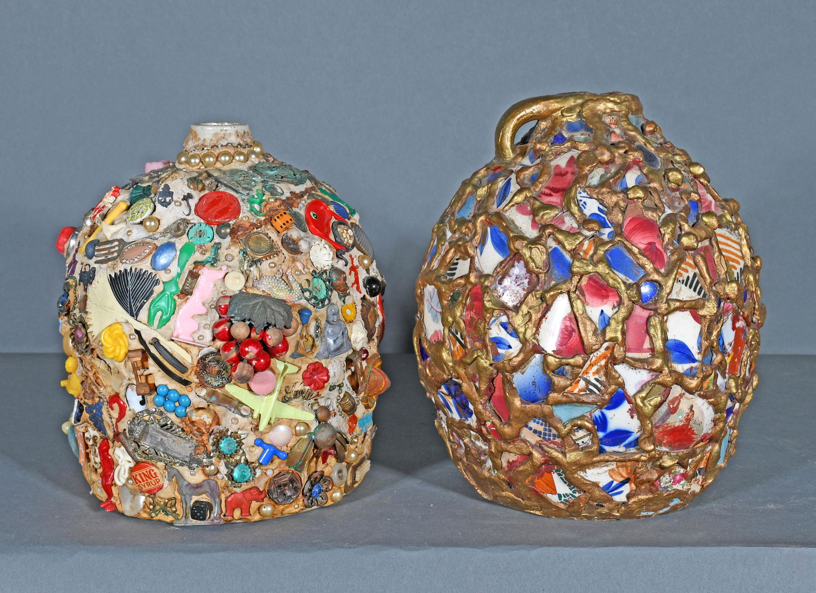 Pair of Bulbus Memory Jugs. (1 of 2)