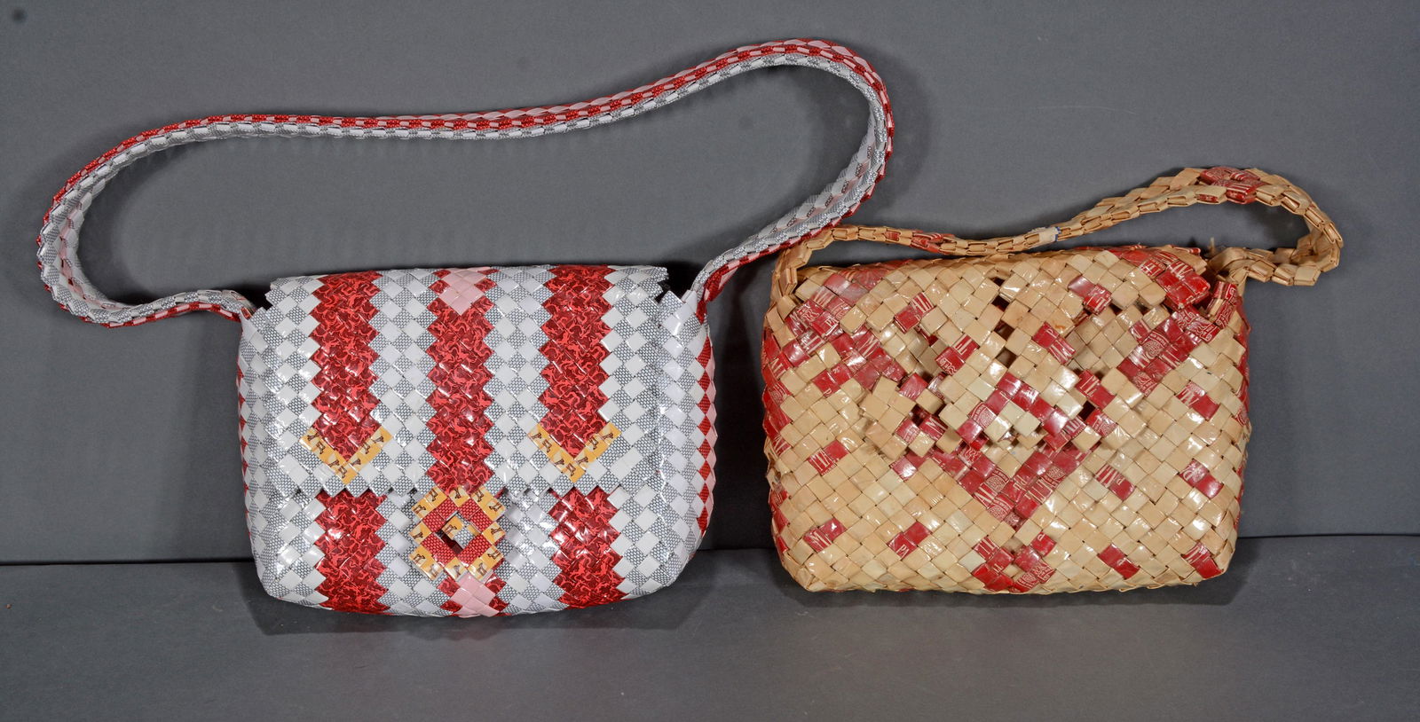 Pair of Woven Cigarette Purses. (1 of 3)