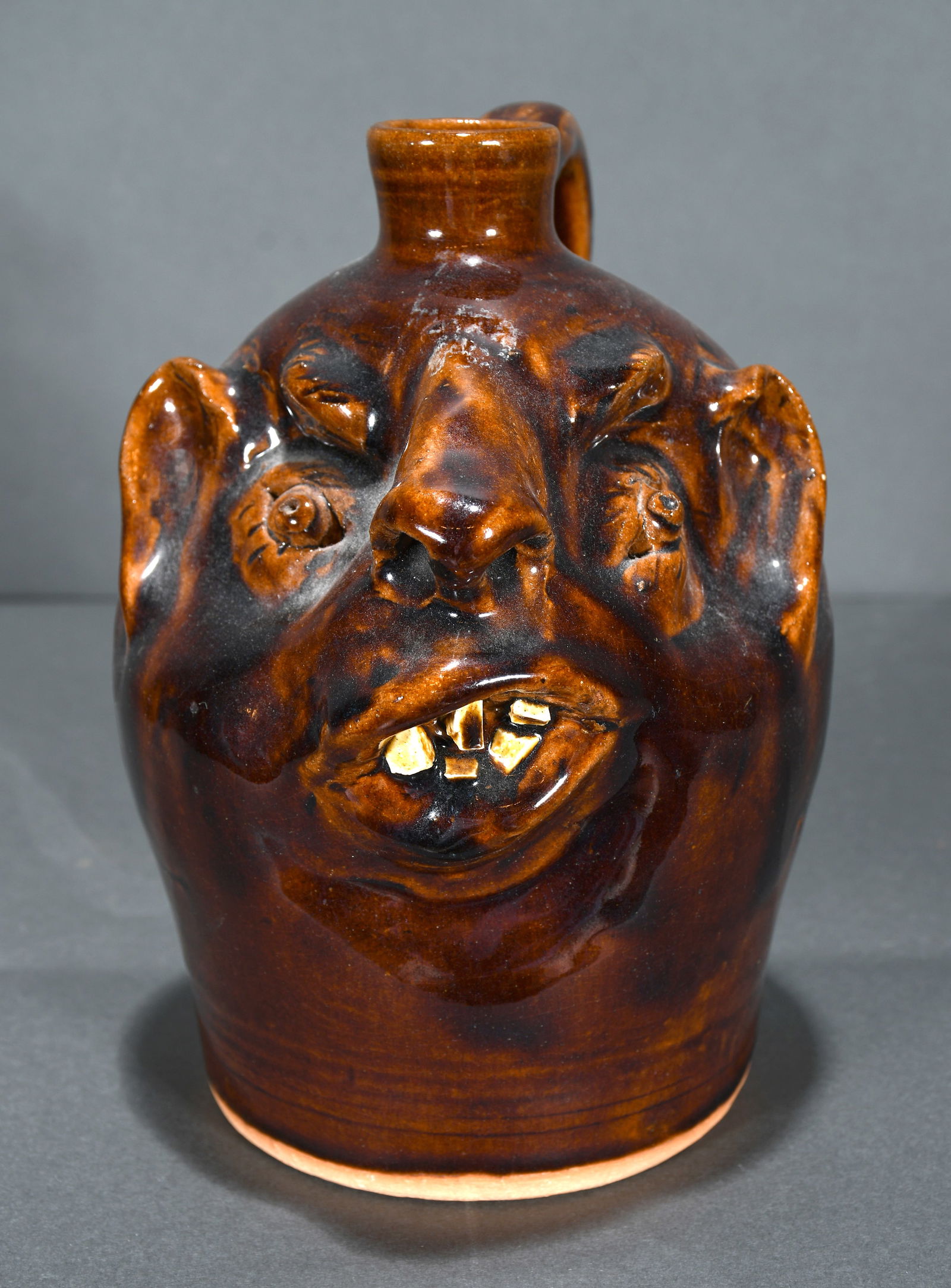 Louis Brown.  Pint Size Face Jug. (1 of 3)