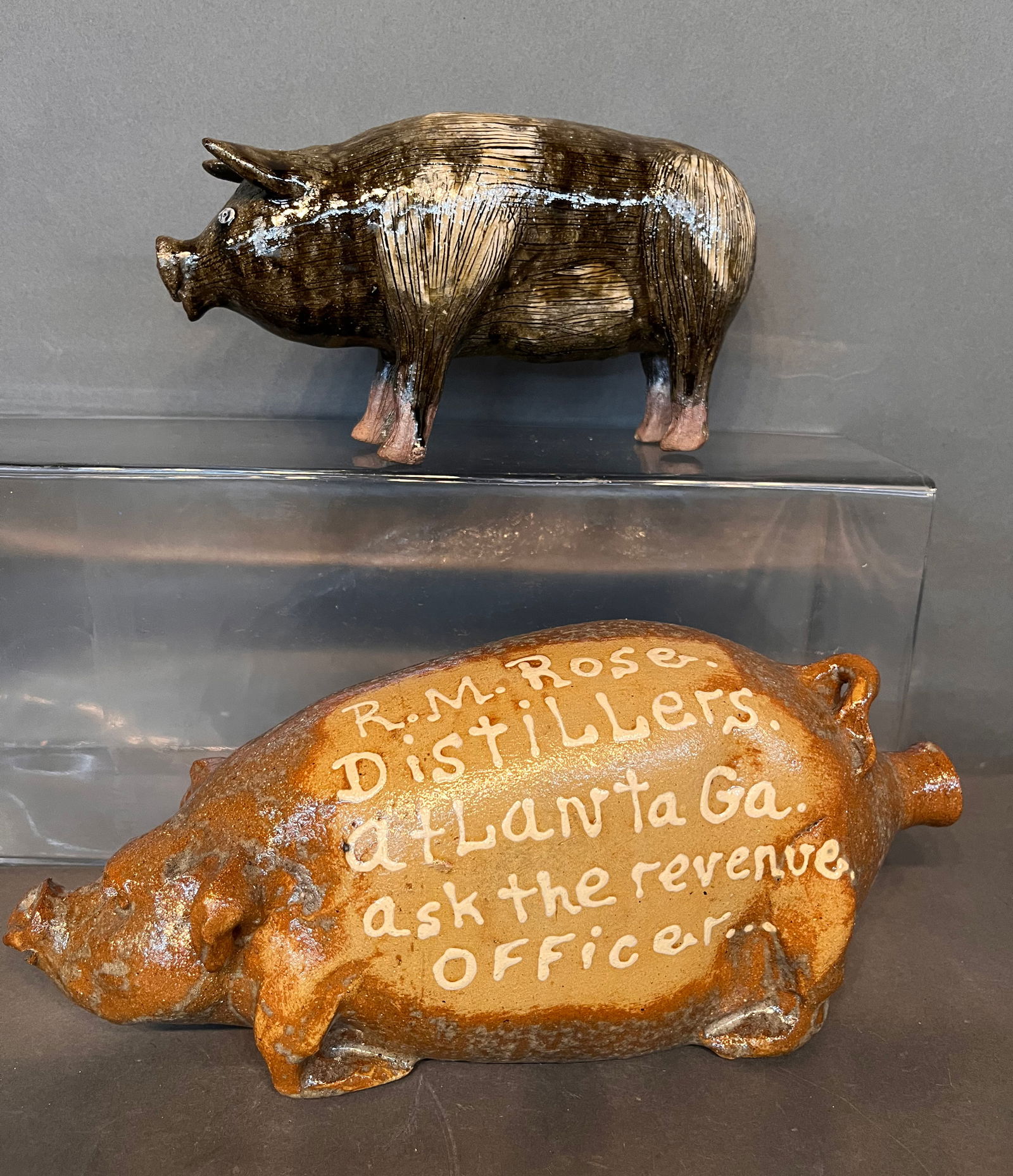 Hinderman and Marvin Bailey. Pair of Pottery Pigs. (1 of 6)