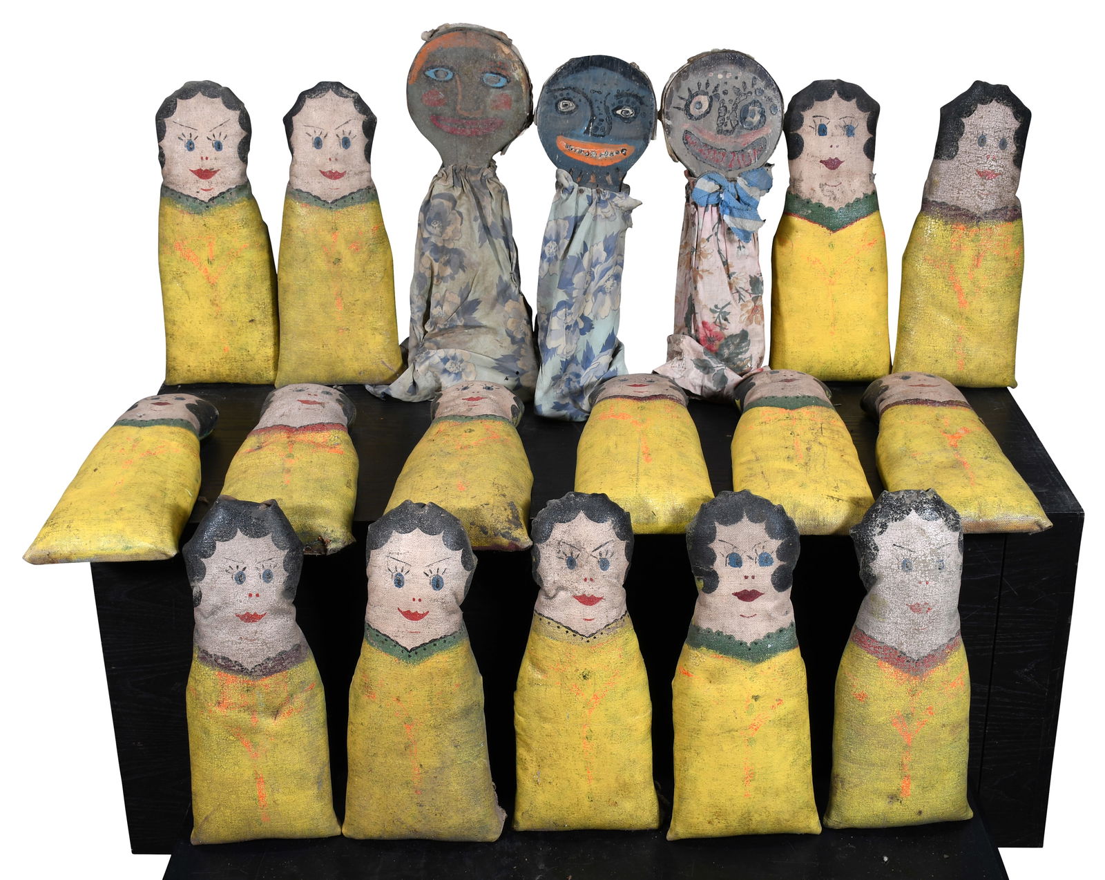 15 Betty Boop and 3 Swinging Knock-Down Dolls. (1 of 6)