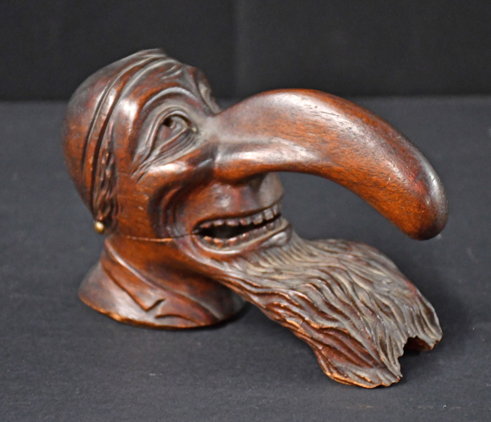 Stereotypical Nutcracker. - 3