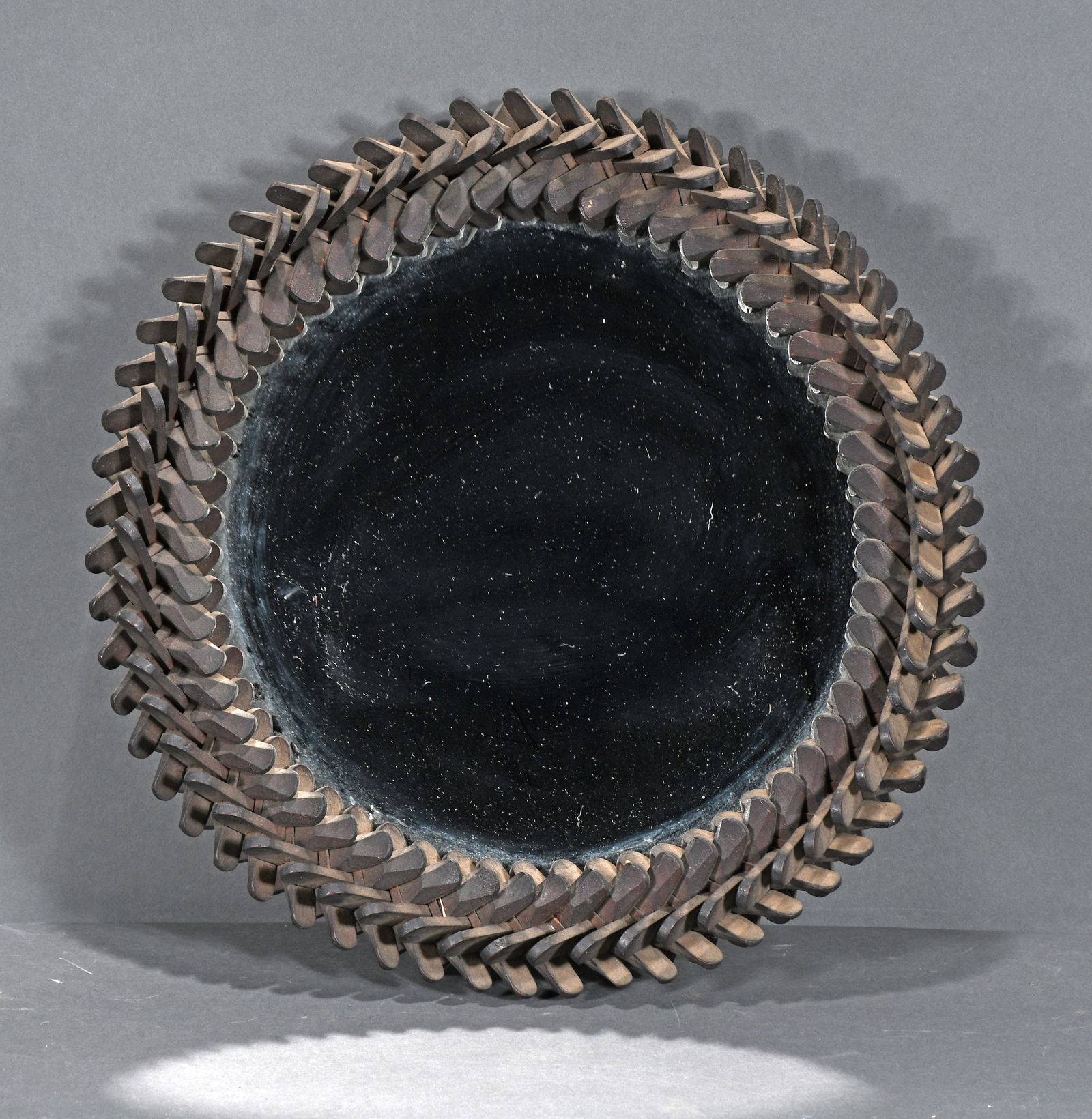 Tramp Art Snake Vertabre Round Frame. - 3