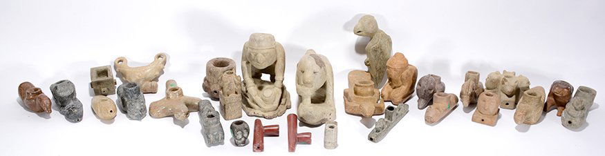 Native Am.. 25 Carved Stone Effigy Pipes. (1 of 4)