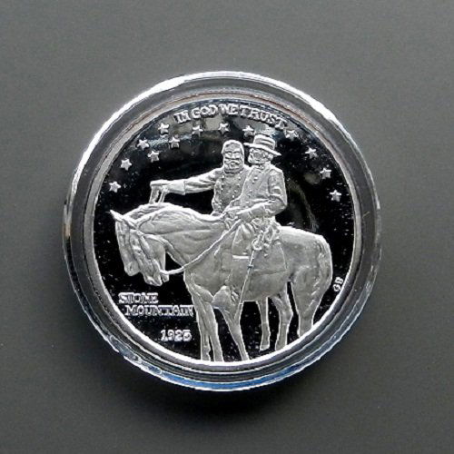 COPY - Half Dollar Silver Coin From 1925.: Date Of Manufacture: 1925Country Of Origin: United States of AmericaMaterial: SilverDimensions: 1,10 InchesHalf Dollar - 999 FINE Silver Coin From 1925. COPY