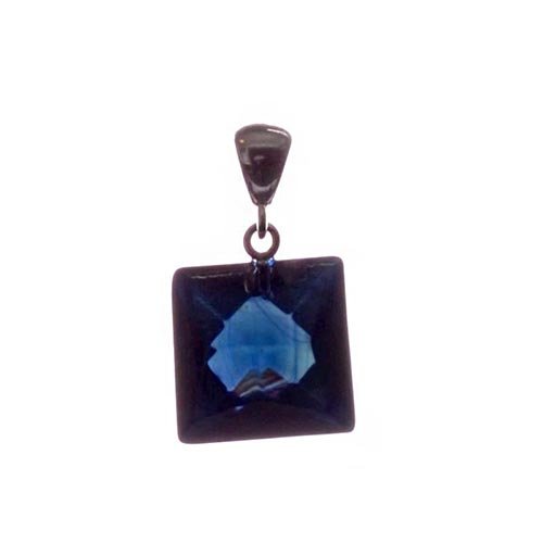 Blue Dominican Amber Diamond Cut Pendant: Date Of Manufacture: Brand New Country Of Origin: Lithuania Material: Amber, Silver Dimensions: 0.67 x 0.51 x 0.43 Inches Weight 1,9 g Amazing deep blue color Dominican amber pendant has been made fro