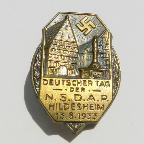 III Reich Medal GAU Day - N.S.D.A.P. Day at Hilde: Date Of Manufacture: 1933Country Of Origin: GermanyMaterial: MetalDimensions: Not SpecifiedYou are bidding on this old, collectable pin. It has been made in 1933 in Germany. The condition of this item
