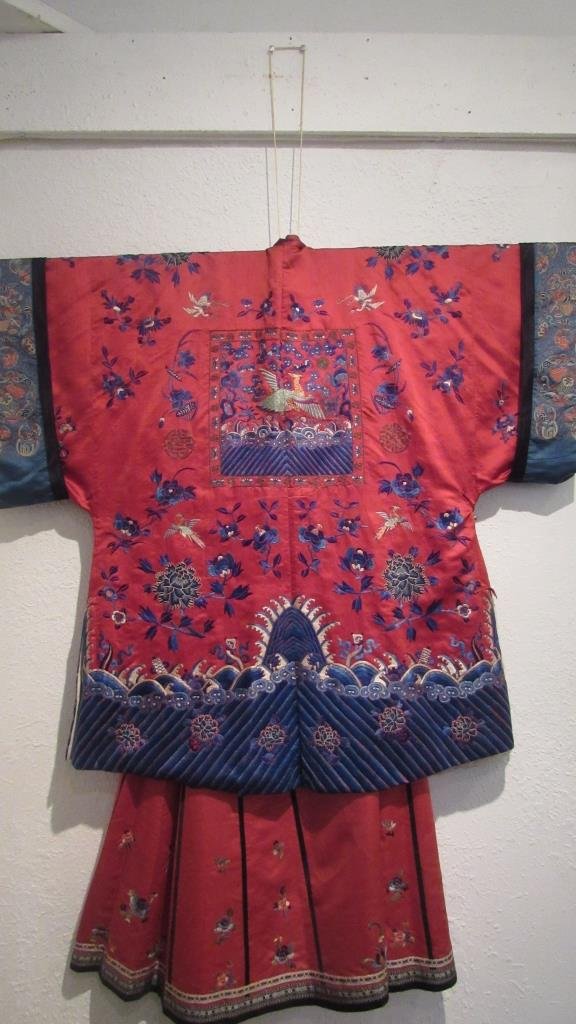 Qing Dynasty Ladies Silk Cloths (1 of 6)