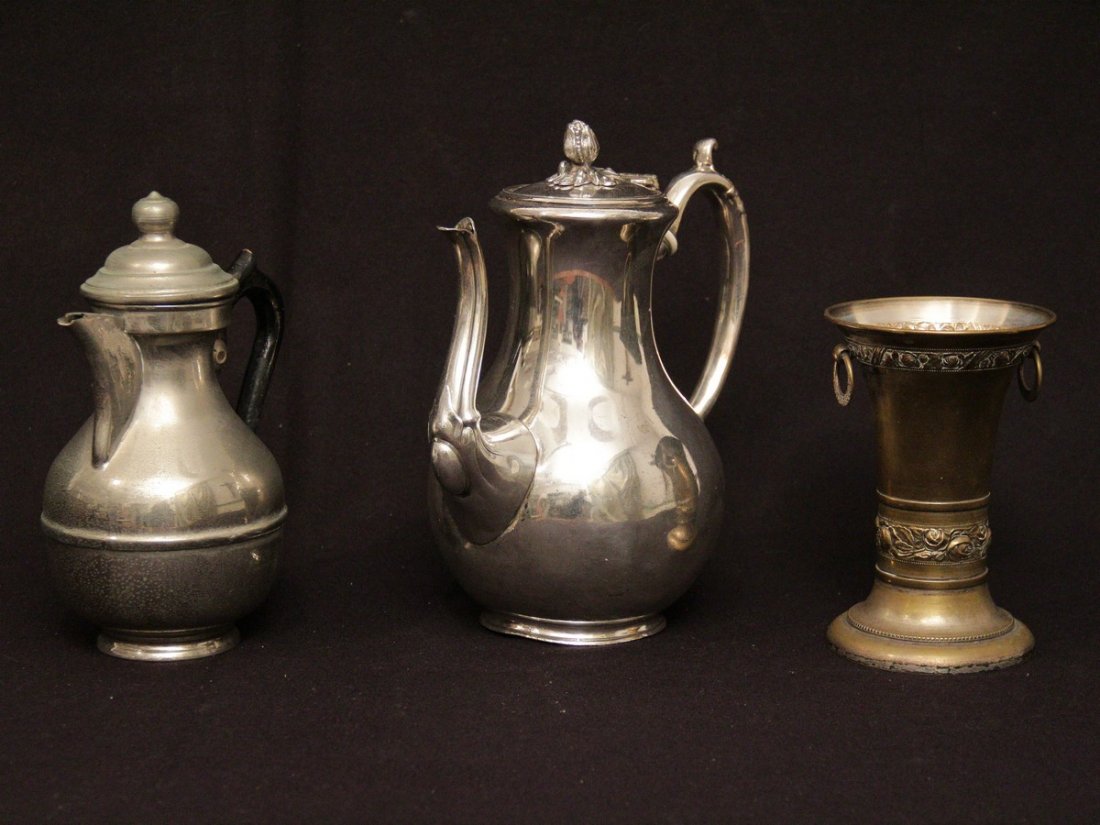 LOTTO DI 13 OGGETTI: in metallo di vario genere, XX secolo, misure varie