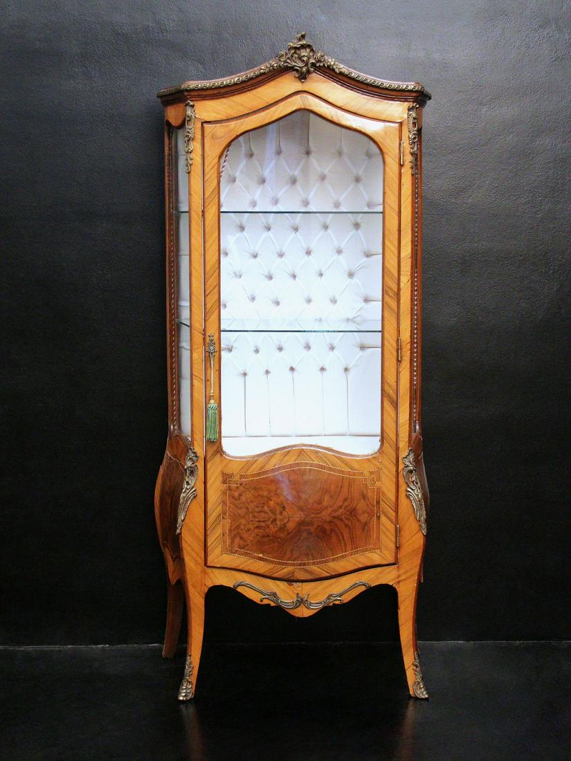 VETRINETTA STILE FRANCESE: in bois de rose e radica olmo,XX° secolo,h cm 173 x 73 x 40