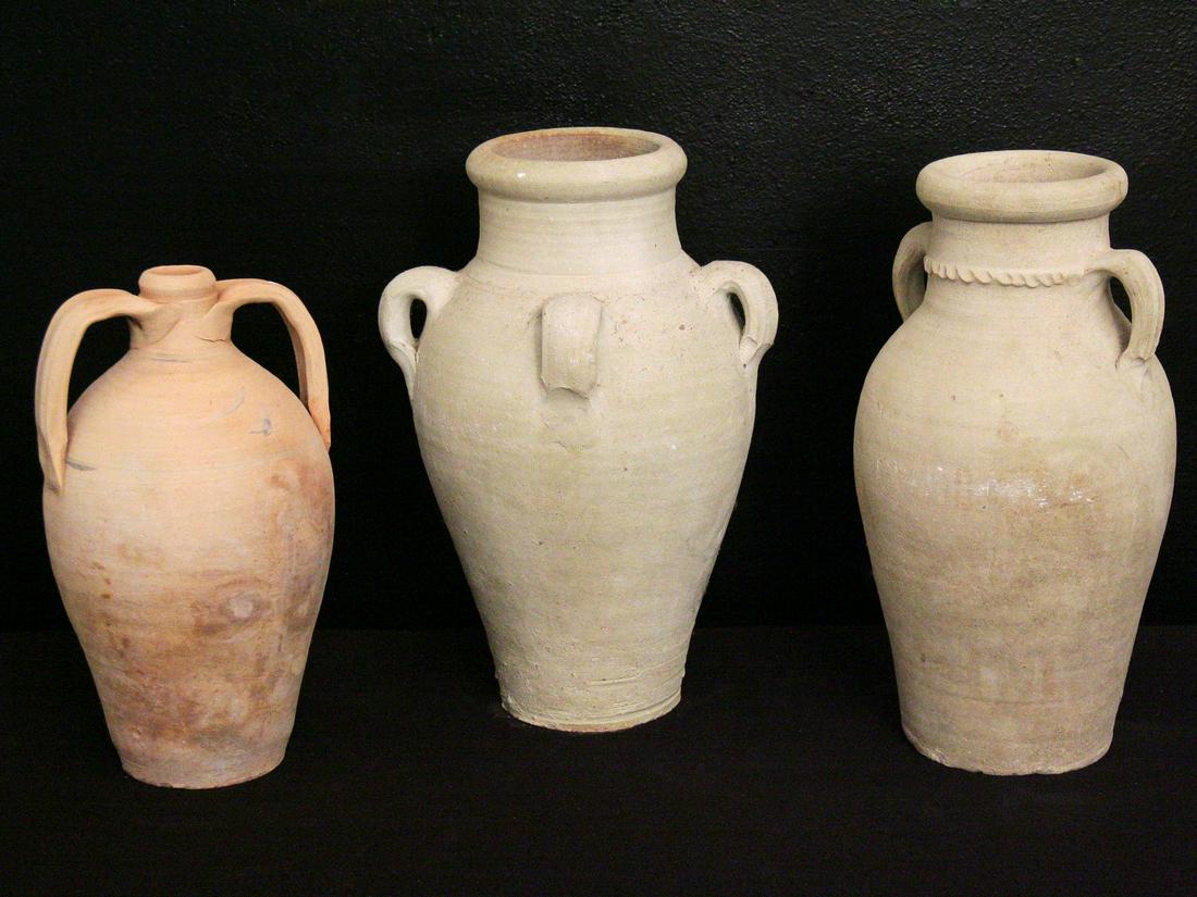 LOTTO 3 GIARE: in terracotta ,vecchia fattura ,misure diverse
