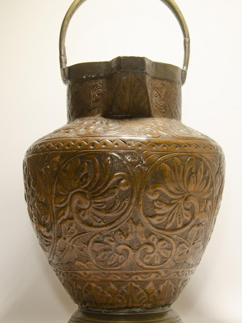 BROCCA IN RAME SBALZATO (1 of 2)