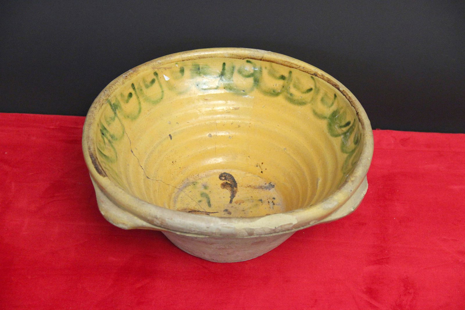 LEMMO: in maiolica, rotture, Sicilia primi 900. h cm 15 x D 33