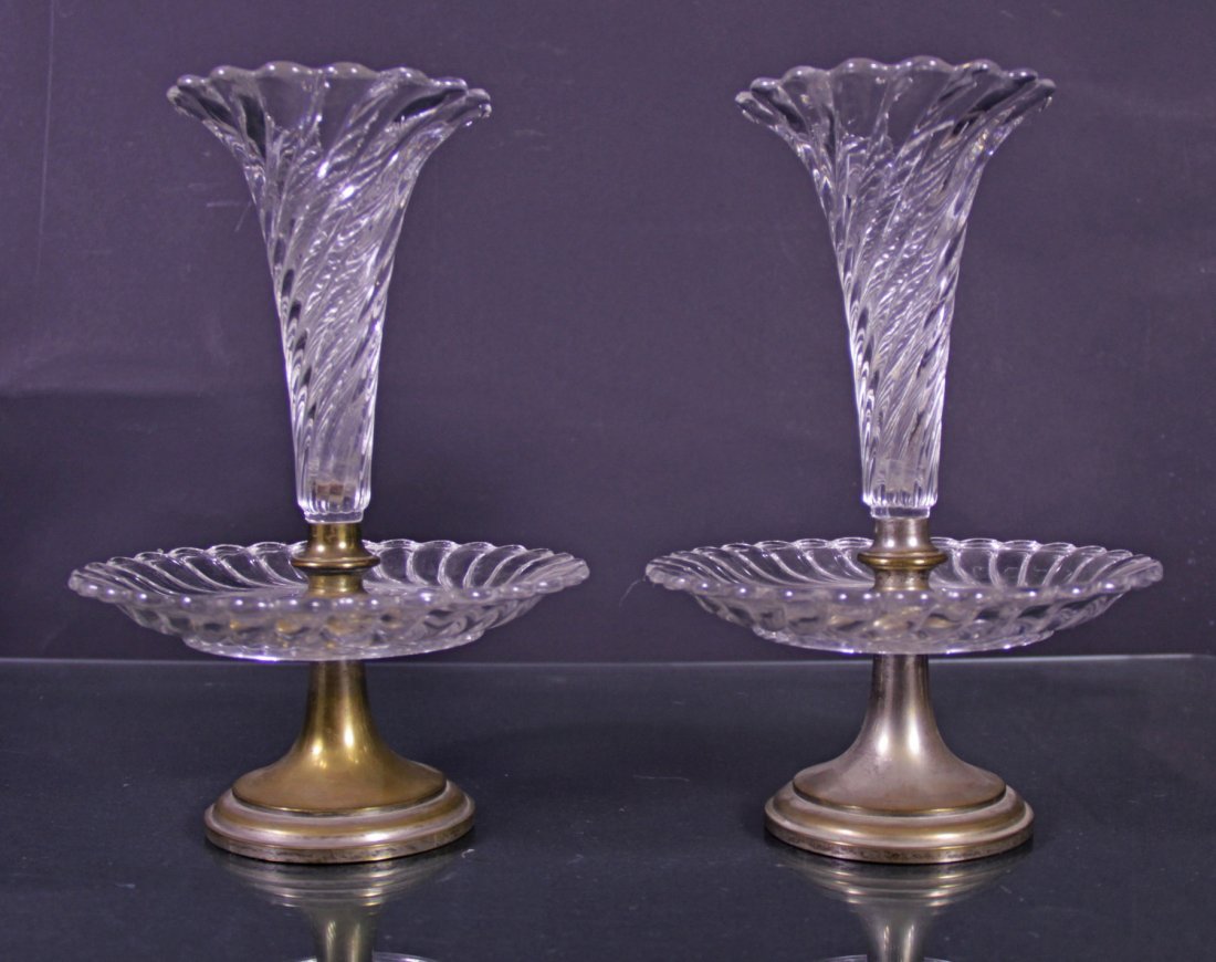 Couple planters- Coppia di fioriere: Baccarat crystal on brass couple planters base France, XX century. H 9,84 in d 3,15 in.Coppia fioriere in cristallo di Baccarat su base in ottone. Francia, XX sec.H 25 d 8 cm.