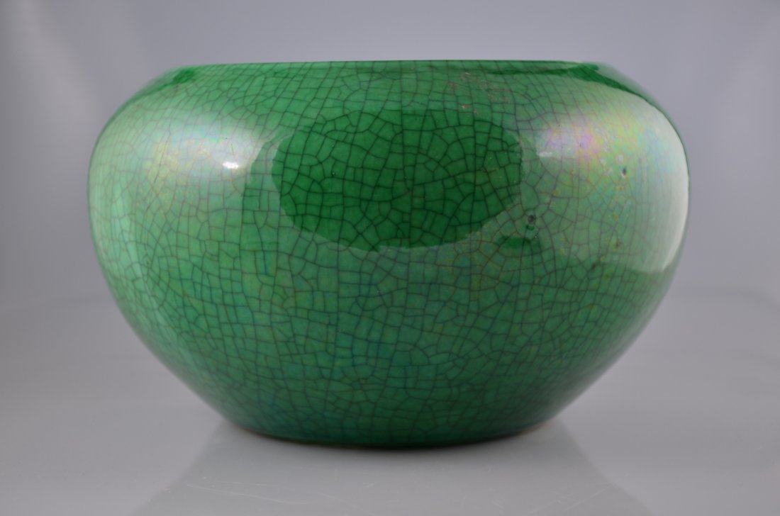 A GREEN GLAZED WASHER, QING DYNASTY: H: 6"(15.2cm) D: 9 5/8" (24.5cm)