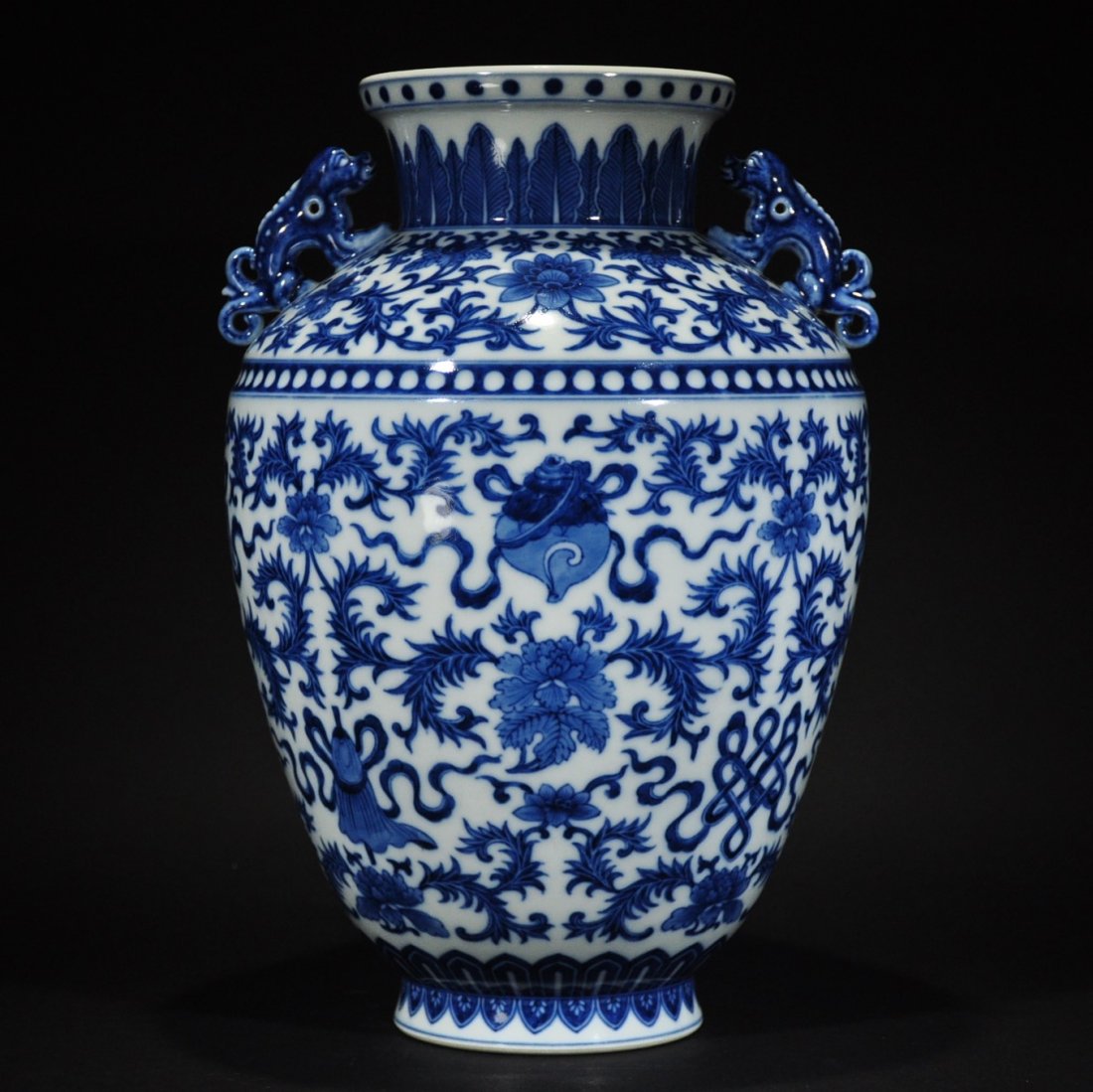 QING D. A BLUE AND WHITE FLOWER VASE (1 of 7)