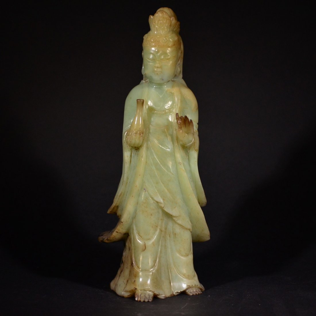 MING D. A CARVED GREEN JADE GUANYIN FIGURE (1 of 8)