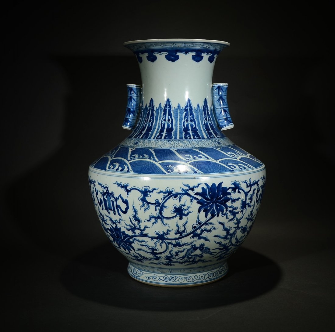 GUANGXU MARK, A BLUE AND WHITE FLOWER VASE (1 of 7)