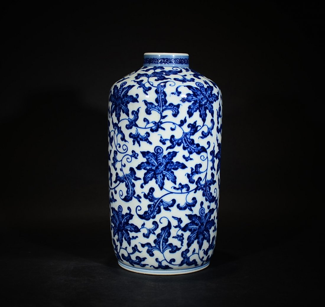 YONGZHENG MARK, A BLUE AND WHITE FLORAL VASE (1 of 10)