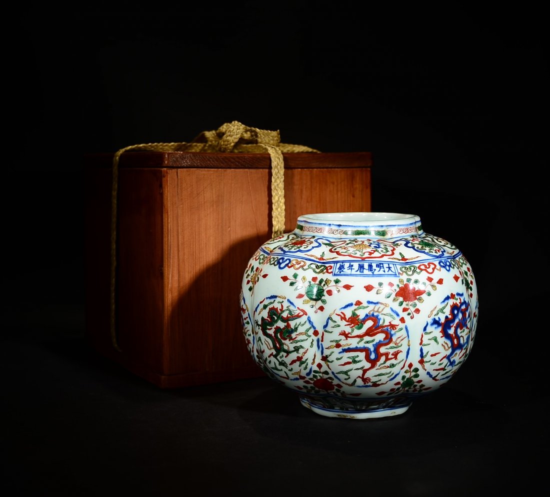 MING D., A WANLI WUCAI MELON JAR (1 of 10)
