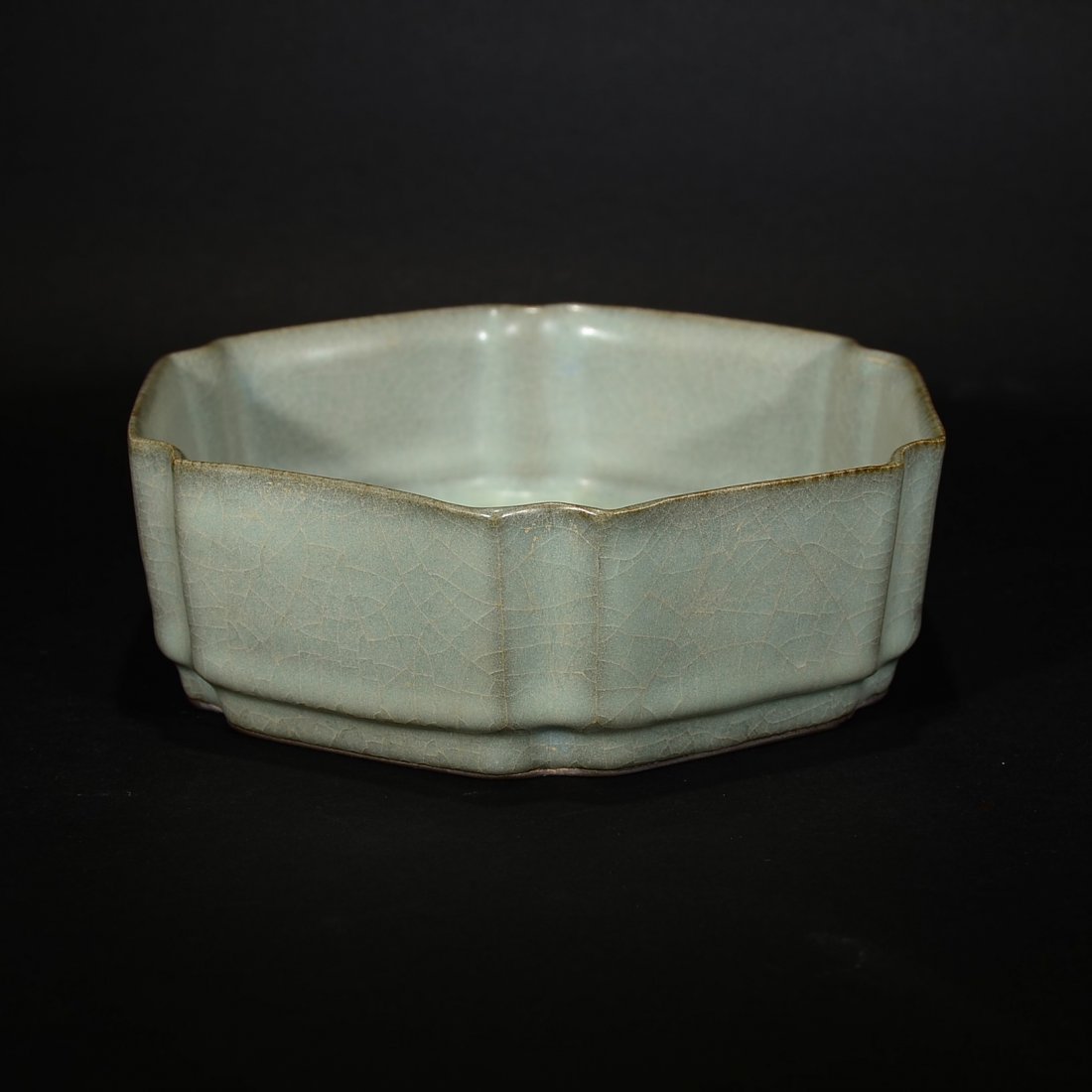 A RU WARE TYPE WASHER (1 of 8)