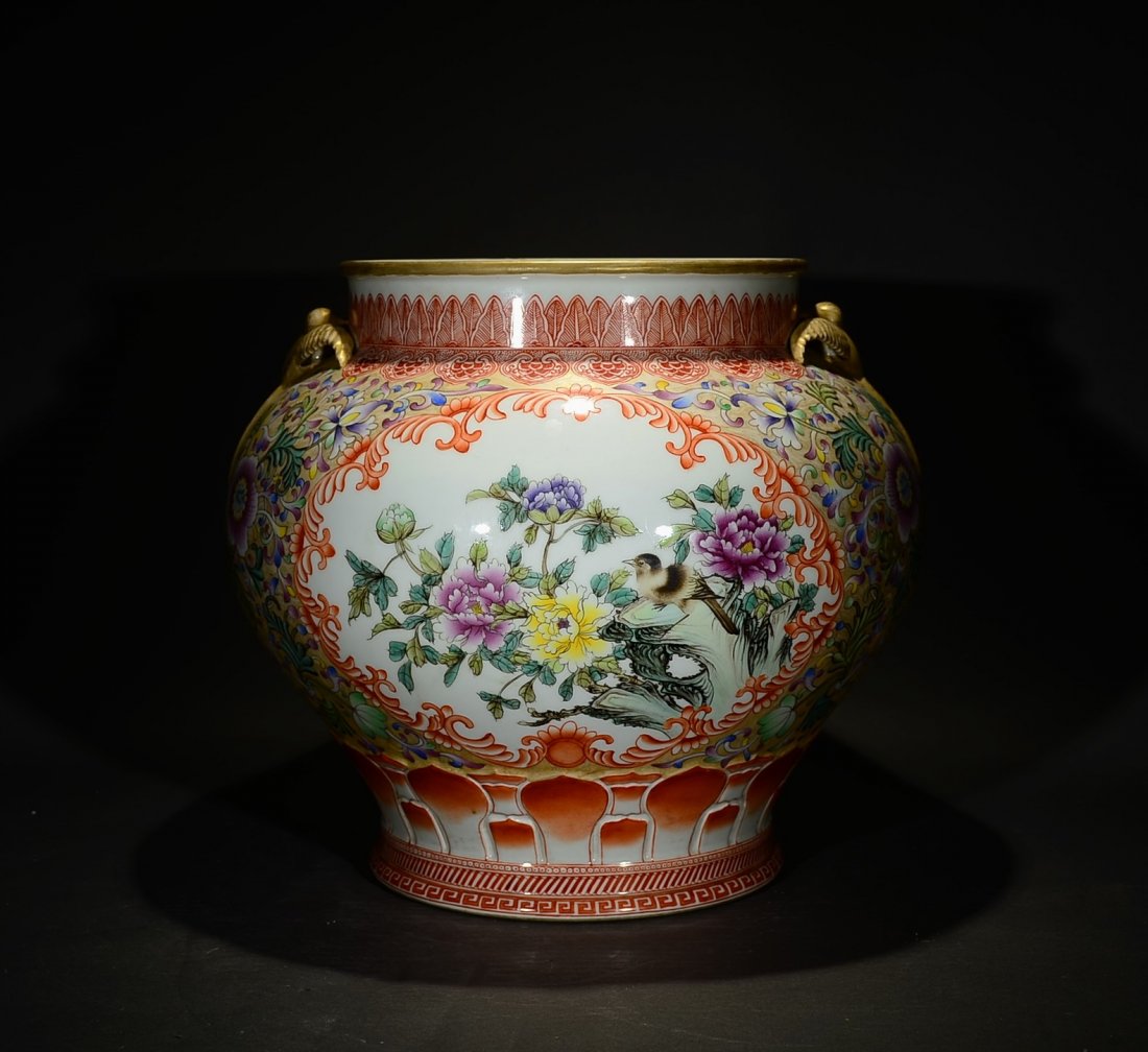 QIANLONG MARK, A FAMILLE ROSE FLORAL VASE (1 of 9)