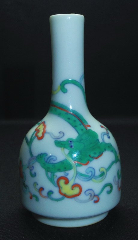 Yongzheng Dragon small bell Zun (1 of 6)