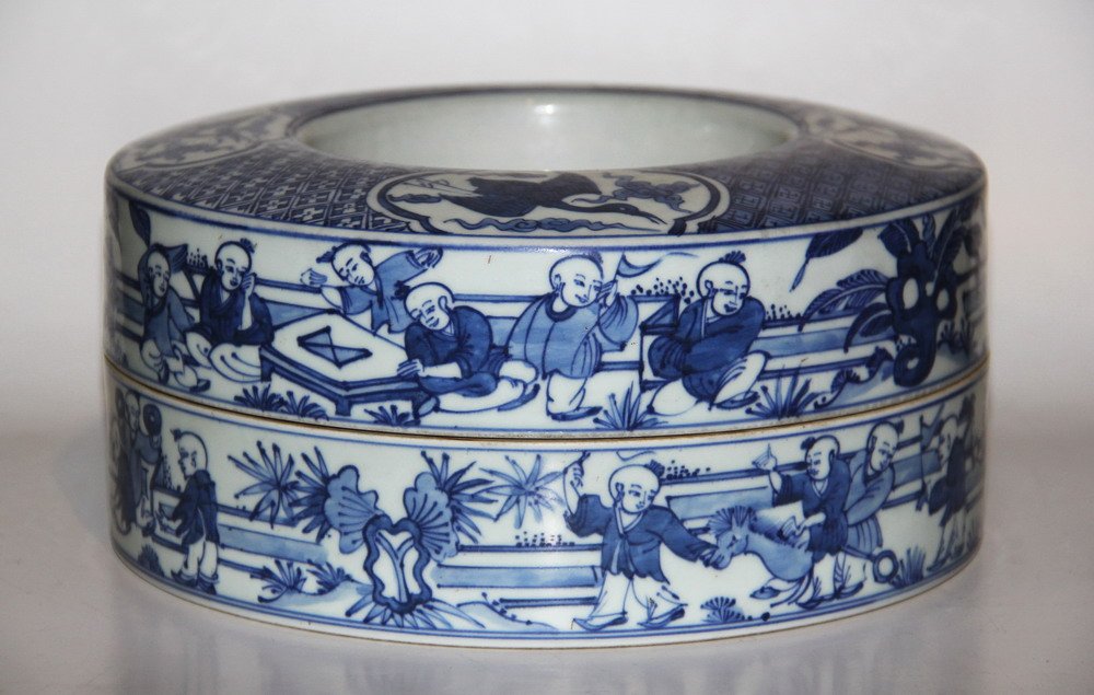 Baby crane Blue and white box with cover (1 of 4)