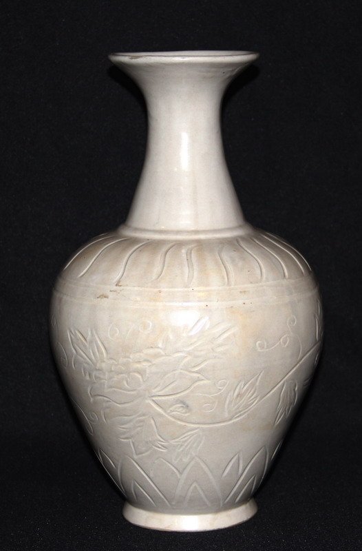 Ding Kiln carved the vase (1 of 6)