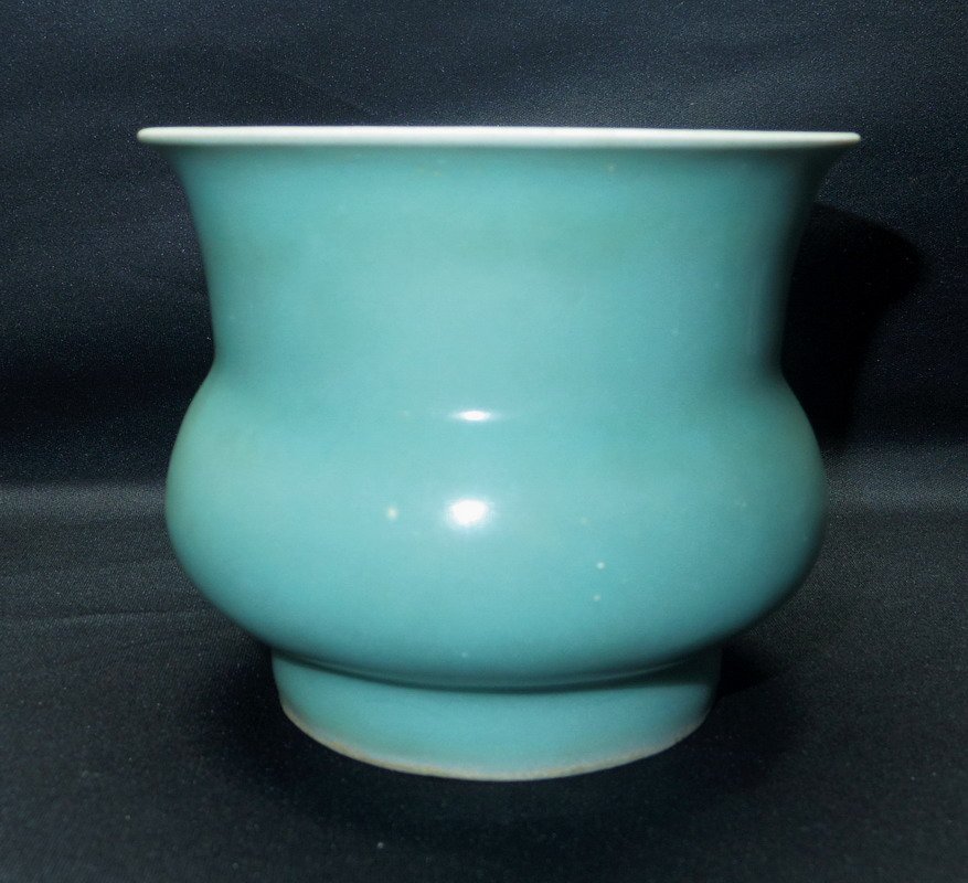 Longquan celadon slag bucket (1 of 9)