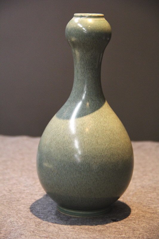 Ming celadon apocal ypse garlic bottle (1 of 3)