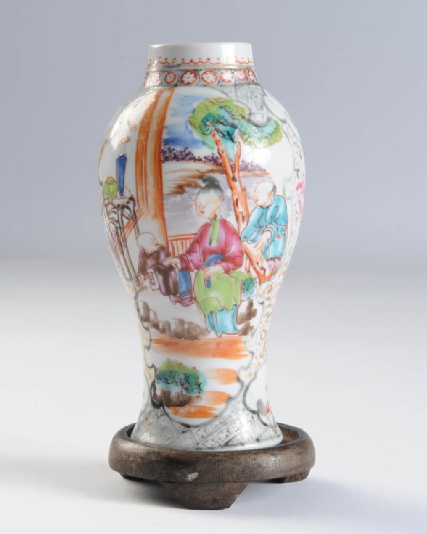 Small Antique Chinese Export Vase (1 of 5)